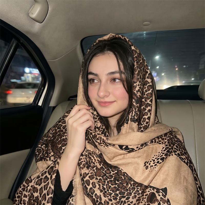 Women Fashion Wear - Hijab e lenço vintage com estampa