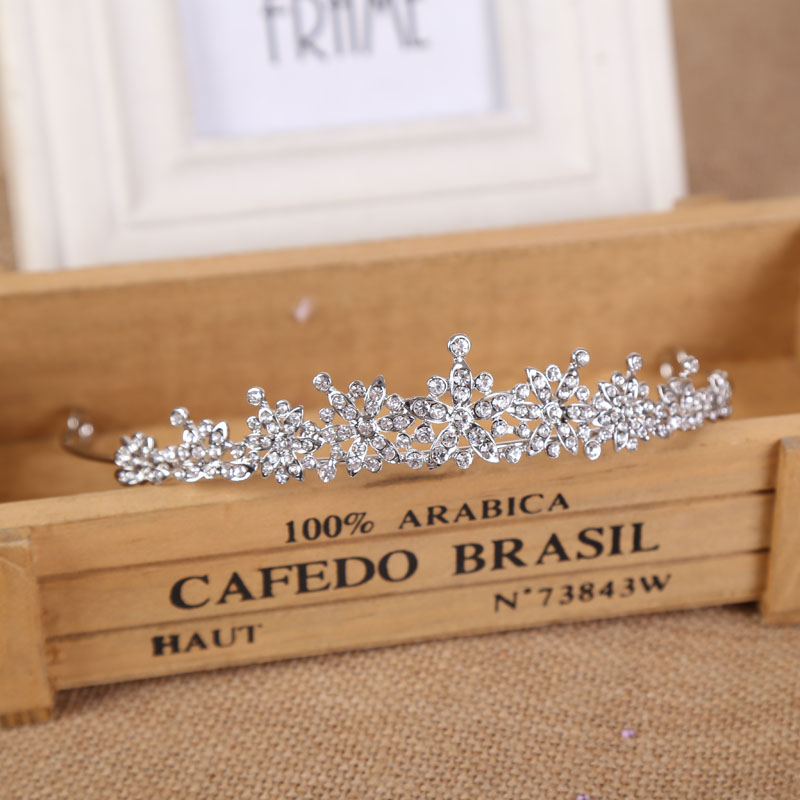 Tiara de cristal para casament - Women Fashion Nova avaliação e preço